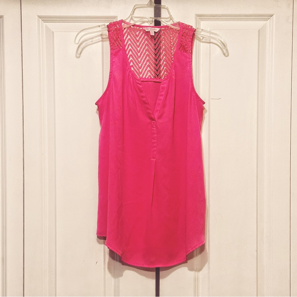 Candies v neck tank top with crochet pattern back size XS!